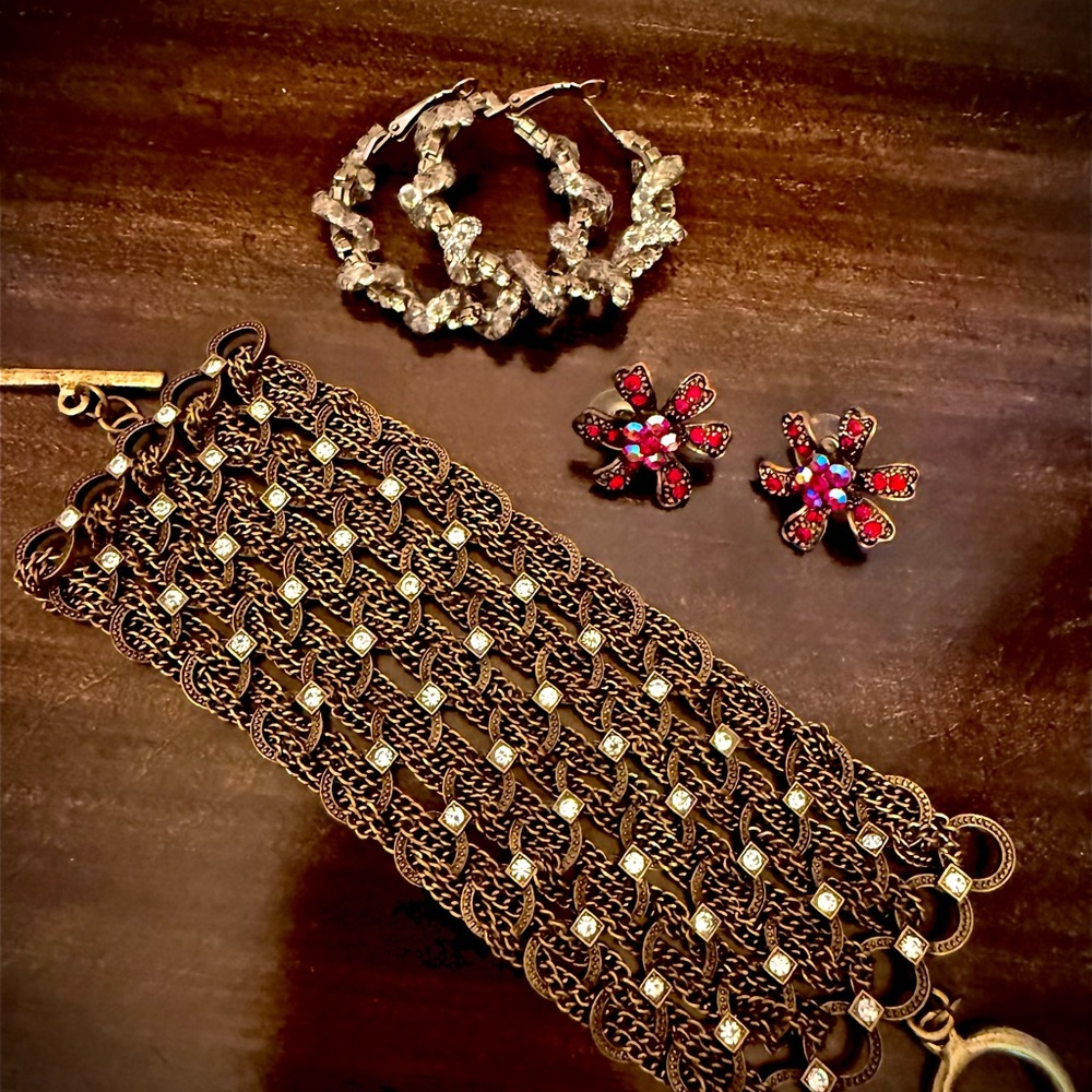 Elegant Gold and Red Jewelry Set LOT #12